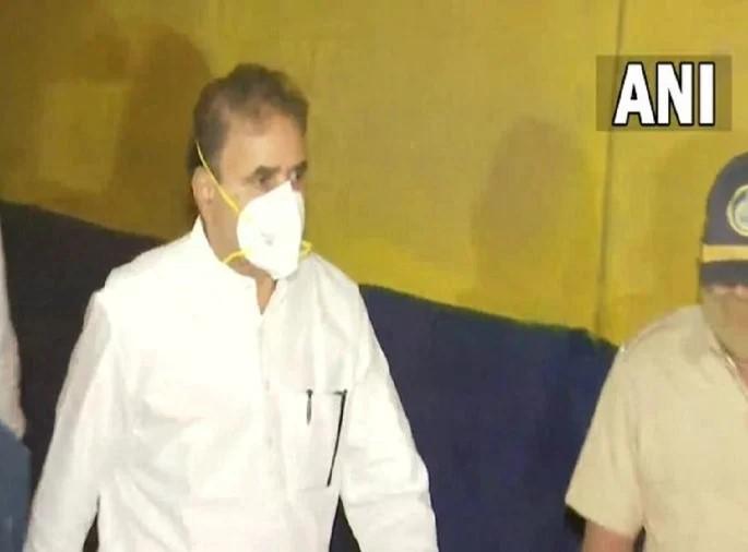 High Court slaps Anil Deshmukh, ED remanded till November 12 in case of extortion | अनिल देशमुखांना हायकोर्टाचा झटका, पुन्हा ED च्या कोठडीत रवानगी High Court slaps Anil Deshmukh, ED remanded till November 12 in case of extortion | अनिल देशमुखांना हायकोर्टाचा झटका, पुन्हा ED च्या कोठडीत रवानगी