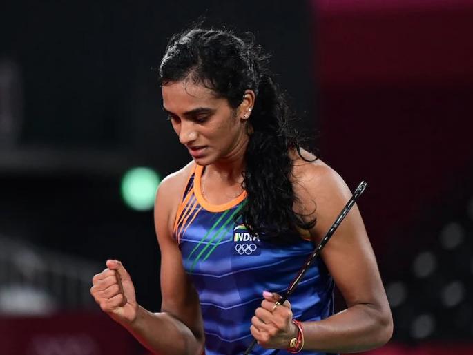 Sindhu thrashed in semifinals, Indonesia Badminton: Srikkanth's lead | सिंधूची उपांत्य फेरीत धडक, इंडोनेशिया बॅडमिंटन स्पर्धेत श्रीकांतची आगेकूच