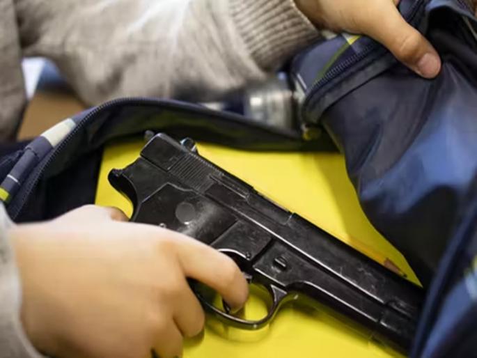 Film 'do ankhe barah haat' in Artificial Intelligence.. in sociaety crime | गुन्हेगार सुधरु शकतो का? कृत्रिम बुद्धिमत्तेतील ‘दो आँखे बारह हाथ’... Film 'do ankhe barah haat' in Artificial Intelligence.. in sociaety crime | गुन्हेगार सुधरु शकतो का? कृत्रिम बुद्धिमत्तेतील ‘दो आँखे बारह हाथ’...