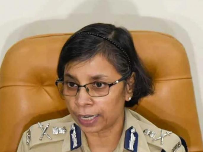 Mumbai Police to Hyderabad for interrogation of Rashmi Shukla | रश्मी शुक्लांच्या चौकशीसाठी मुंबई पोलीस हैदराबादला Mumbai Police to Hyderabad for interrogation of Rashmi Shukla | रश्मी शुक्लांच्या चौकशीसाठी मुंबई पोलीस हैदराबादला