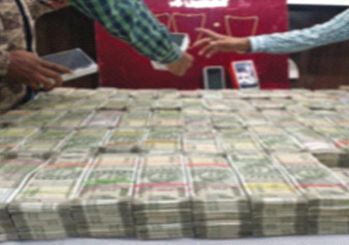 Delhi doctor pays Rs 2 crore for Yavatmalkar's 'woman's' voice pdc | यवतमाळकर ‘महिले’च्या आवाजावर दिल्लीचा डॉक्टर 2 कोटींनी फिदा Delhi doctor pays Rs 2 crore for Yavatmalkar's 'woman's' voice pdc | यवतमाळकर ‘महिले’च्या आवाजावर दिल्लीचा डॉक्टर 2 कोटींनी फिदा