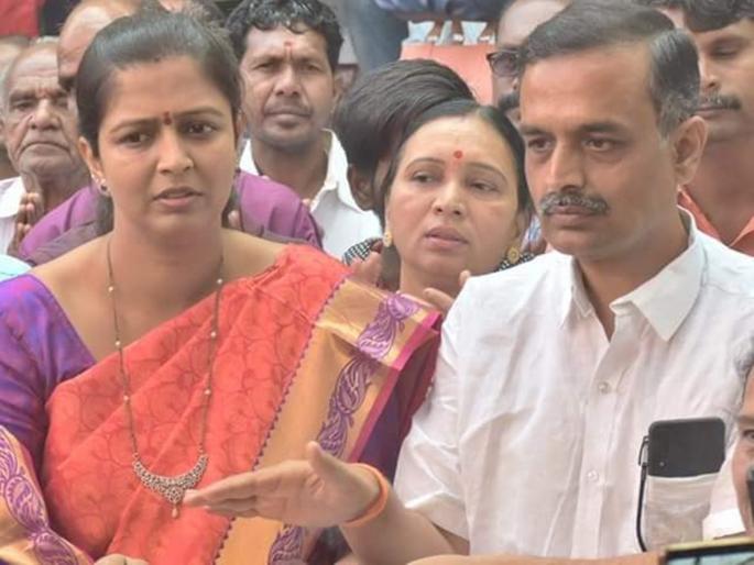 Donegaonkar couple lost party for the ZP president | अध्यक्षपदाच्या नादात डोणगावकर दांपत्याने गमावला पक्ष; आता दिले स्पष्टीकरण Donegaonkar couple lost party for the ZP president | अध्यक्षपदाच्या नादात डोणगावकर दांपत्याने गमावला पक्ष; आता दिले स्पष्टीकरण