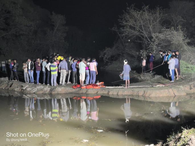 3 children drowned in puddle in ultratech colony? Clothes found near the puddle in chandrapur awalpur | अल्ट्राटेक वसाहतीतील डबक्यात 3 मुले बुडाली? डबक्याजवळ आढळले कपडे 3 children drowned in puddle in ultratech colony? Clothes found near the puddle in chandrapur awalpur | अल्ट्राटेक वसाहतीतील डबक्यात 3 मुले बुडाली? डबक्याजवळ आढळले कपडे