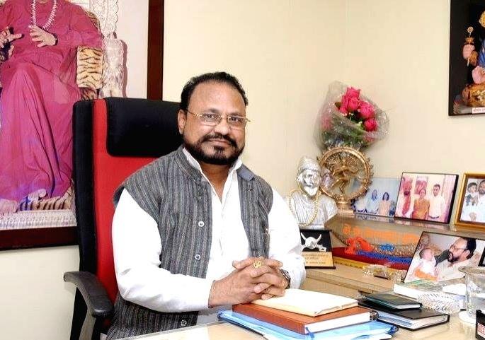 Former Shiv Sena MP Adsul, son, ED's line to Javaya | शिवसेनेचे माजी खासदार अडसूळ, मुलगा, जावयाकडे ईडीच्या धाडी