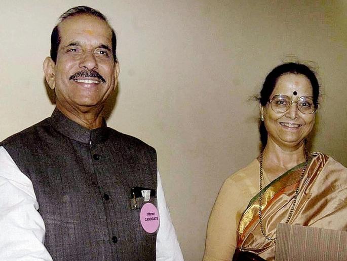 Former Chief Minister Manohar Joshi's wife Anagha passes away | माजी मुख्यमंत्री मनोहर जोशींच्या पत्नी अनघा यांचे निधन Former Chief Minister Manohar Joshi's wife Anagha passes away | माजी मुख्यमंत्री मनोहर जोशींच्या पत्नी अनघा यांचे निधन