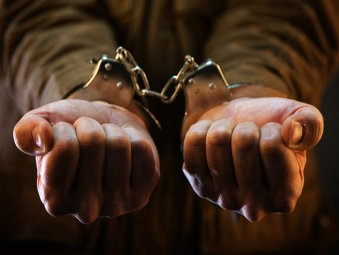 Father's death due to an act of anger; Child arrested on mother's complaint | रागाच्या भरात केलेल्या कृत्याने बापाचा मृत्यू; आईच्या तक्रारीवरुन मुलास अटक Father's death due to an act of anger; Child arrested on mother's complaint | रागाच्या भरात केलेल्या कृत्याने बापाचा मृत्यू; आईच्या तक्रारीवरुन मुलास अटक