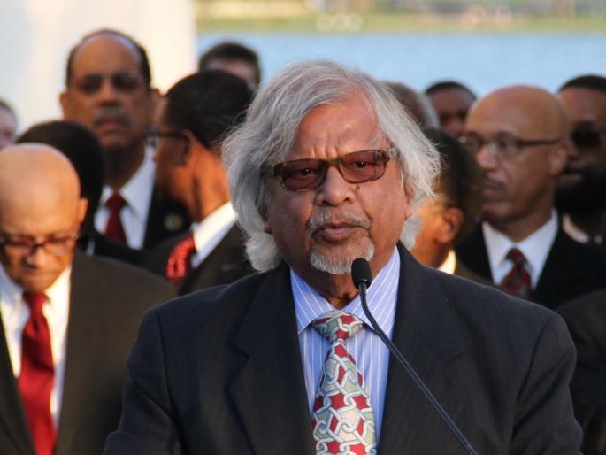 Mahatma Gandhi's grandson Arun Gandhi passed away | Arun Gandhi Passes Away : महात्मा गांधींचे नातू अरुण गांधी यांचे कोल्हापुरात निधन Mahatma Gandhi's grandson Arun Gandhi passed away | Arun Gandhi Passes Away : महात्मा गांधींचे नातू अरुण गांधी यांचे कोल्हापुरात निधन