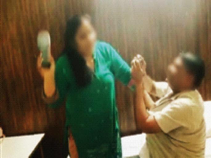 Husband caught red-handed with girlfriend in hotel and… | हॉटेलमध्ये पतीला प्रेयसी-सोबत रंगेहाथ पकडले अन्... Husband caught red-handed with girlfriend in hotel and… | हॉटेलमध्ये पतीला प्रेयसी-सोबत रंगेहाथ पकडले अन्...