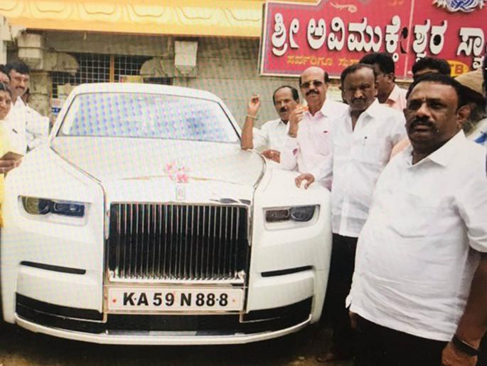 The 'MLA' who leaves the Congress has taken a 11crore car | काँग्रेस सोडणाऱ्या 'त्या' आमदाराने खरेदी केली ११ कोटींची अलिशान कार The 'MLA' who leaves the Congress has taken a 11crore car | काँग्रेस सोडणाऱ्या 'त्या' आमदाराने खरेदी केली ११ कोटींची अलिशान कार