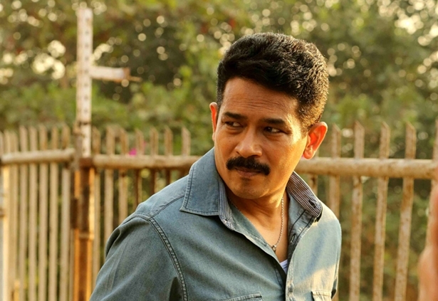 'Your interest in the epidemic must go down, but the epidemic doesn't happen in you' atul kulkarni | 'महामारीतील तुमचा इंटरेस्ट कमी झालाच पाहिजे, पण महामारीचा तुमच्यातील होत नाही' 'Your interest in the epidemic must go down, but the epidemic doesn't happen in you' atul kulkarni | 'महामारीतील तुमचा इंटरेस्ट कमी झालाच पाहिजे, पण महामारीचा तुमच्यातील होत नाही'