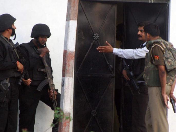 Al Qaeda terrorists foil suicide bombing plot, high alert in country and Uttar pradesh | सुसाईड बॉम्ब हल्ल्याचा डाव उधळला, अल कायदाच्या 2 दहशवाद्यांना अटक Al Qaeda terrorists foil suicide bombing plot, high alert in country and Uttar pradesh | सुसाईड बॉम्ब हल्ल्याचा डाव उधळला, अल कायदाच्या 2 दहशवाद्यांना अटक