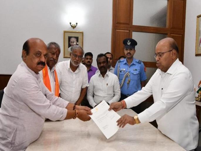 Karnatak Election: Basavaraj Bommai resigned as Chief Minister; The colorful discussion of the new name | Karnatak Election: बसवराज बोम्मईंनी दिला मुख्यमंत्रीपदाचा राजीनामा; नव्या नावाची रंगली चर्चा Karnatak Election: Basavaraj Bommai resigned as Chief Minister; The colorful discussion of the new name | Karnatak Election: बसवराज बोम्मईंनी दिला मुख्यमंत्रीपदाचा राजीनामा; नव्या नावाची रंगली चर्चा