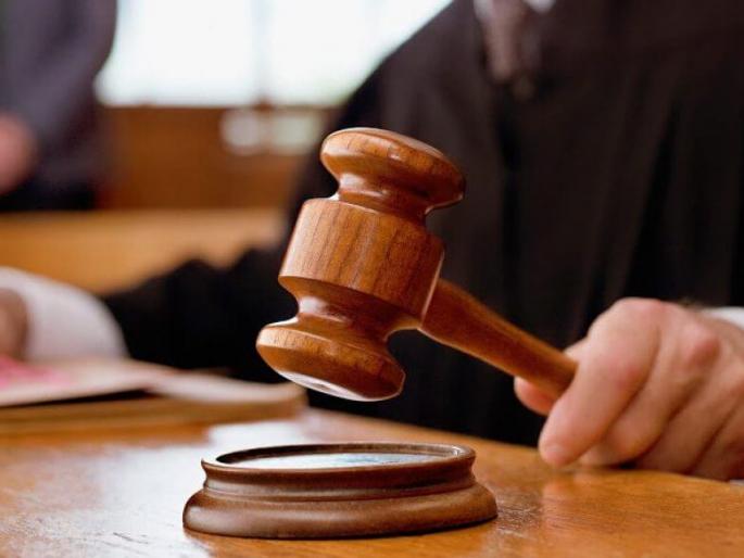 Taking the law into one's own hands is wrong; Court granted bail to four | "कायदा स्वतः च्या हातात घेणे चुकीचेच"; न्यायालयाकडून चौघांना जामीन मंजूर Taking the law into one's own hands is wrong; Court granted bail to four | "कायदा स्वतः च्या हातात घेणे चुकीचेच"; न्यायालयाकडून चौघांना जामीन मंजूर