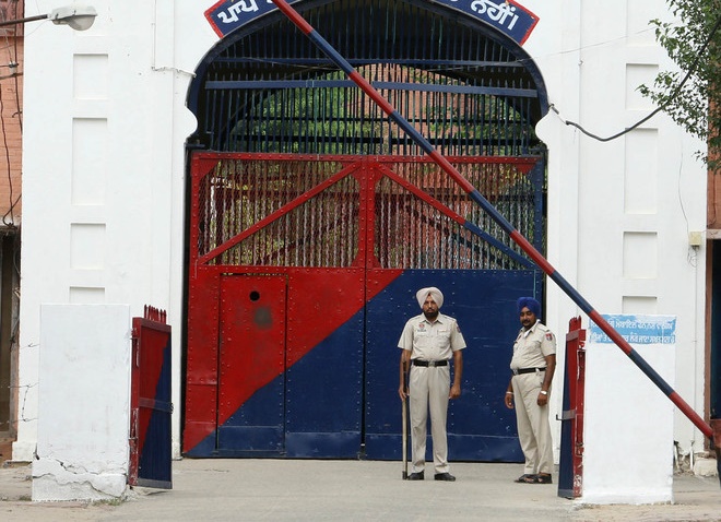 Babbar Khalsa terrorist brought by ATS from Bathinda jail | बब्बर खालसाचा दहशतवादी एटीएसने आणला भटिंडा कारागृहातून Babbar Khalsa terrorist brought by ATS from Bathinda jail | बब्बर खालसाचा दहशतवादी एटीएसने आणला भटिंडा कारागृहातून