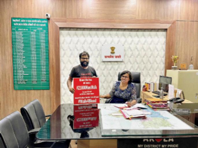'He' is doing a 5700 km walk for blood donation awareness | रक्तदान जनजागृतीसाठी ‘तो’ करतोय तब्बल ५७०० किमीची पदयात्रा 'He' is doing a 5700 km walk for blood donation awareness | रक्तदान जनजागृतीसाठी ‘तो’ करतोय तब्बल ५७०० किमीची पदयात्रा