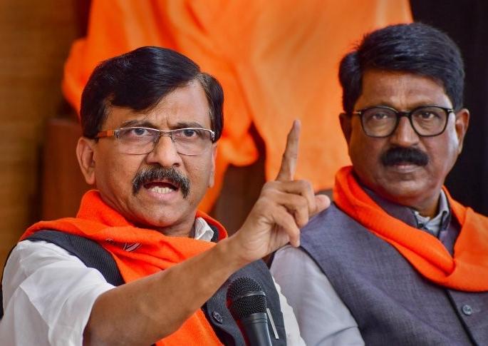 Sanjay Raut: Sanjay Raut left without speaking to the media, everyone was surprised | Sanjay Raut: संजय राऊत माध्यमांशी न बोलताच निघून गेले, सगळेच आश्चर्यचकीत झाले Sanjay Raut: Sanjay Raut left without speaking to the media, everyone was surprised | Sanjay Raut: संजय राऊत माध्यमांशी न बोलताच निघून गेले, सगळेच आश्चर्यचकीत झाले