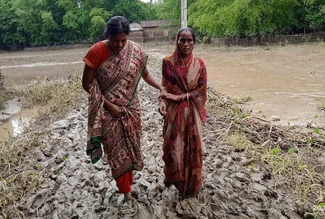 ‘Officers who have lost their minds should learn from them’ | ‘डोक्यात हवा गेलेल्या अधिकाऱ्यांनी यांच्याकडून शिकावं’