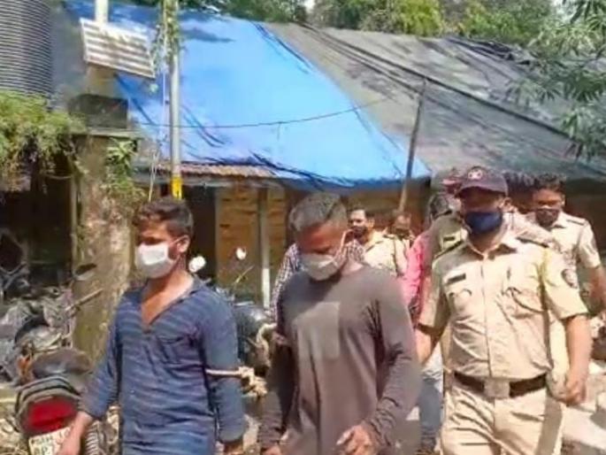 Crime News : Dhingana, brother of a former corporator, is seen pointing a gun at a bar of kalyan and thane | Crime News : माजी नगरसेवकाच्या भावाचा बारमध्ये धिंगाणा, मॅनेजरला बंदूक दाखवून गुंडागर्दी Crime News : Dhingana, brother of a former corporator, is seen pointing a gun at a bar of kalyan and thane | Crime News : माजी नगरसेवकाच्या भावाचा बारमध्ये धिंगाणा, मॅनेजरला बंदूक दाखवून गुंडागर्दी