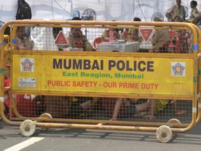 Police attacked with blade during cuff parade | कफ परेडमध्ये पोलिसावर ब्लेडने हल्ला Police attacked with blade during cuff parade | कफ परेडमध्ये पोलिसावर ब्लेडने हल्ला