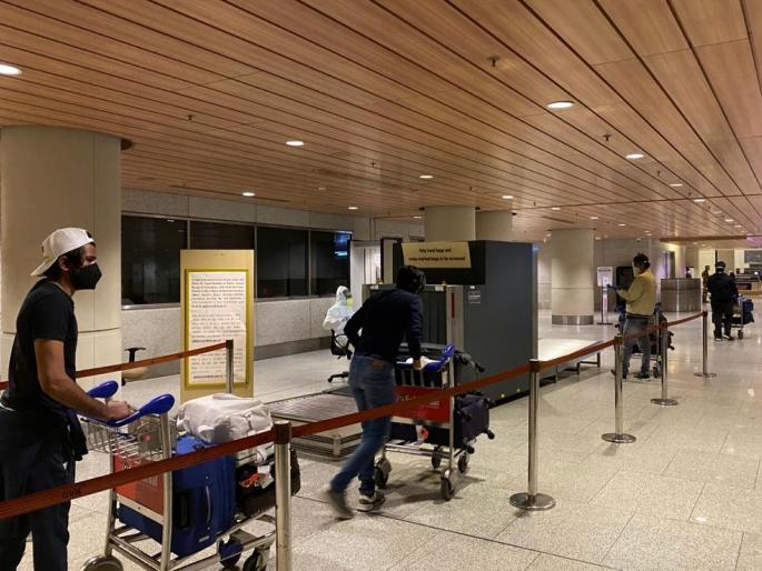 15 kg of gold seized at Mumbai airport in three days- Customs department's action | मुंबई विमानतळावर तीन दिवसांत पकडले १५ किलो सोने; सीमा शुल्क विभागाची कारवाई 15 kg of gold seized at Mumbai airport in three days- Customs department's action | मुंबई विमानतळावर तीन दिवसांत पकडले १५ किलो सोने; सीमा शुल्क विभागाची कारवाई