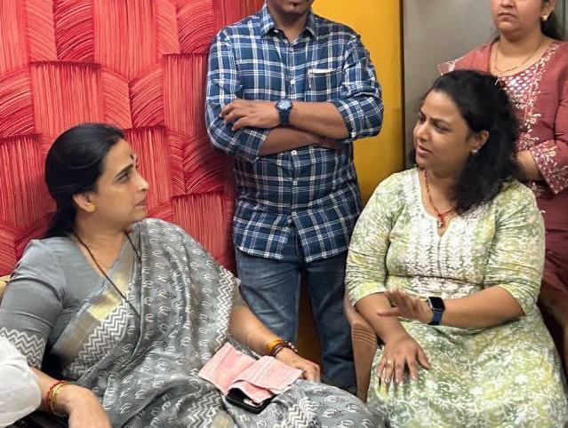 "Marathi is our business, choose this year"; Who is the target of Chitra Wagh? on shivsena or MNS | "मराठी आमचा धंदा, निवडून द्या यंदा"; चित्रा वाघ यांचा निशाणा कुणावर "Marathi is our business, choose this year"; Who is the target of Chitra Wagh? on shivsena or MNS | "मराठी आमचा धंदा, निवडून द्या यंदा"; चित्रा वाघ यांचा निशाणा कुणावर