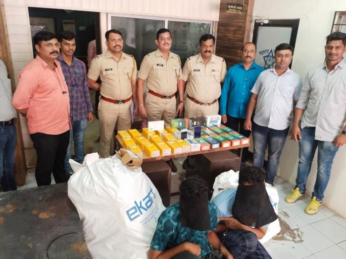 Bhiwandi police caught the thieves; lots of items confiscated by police | पोलिसांनी आवळल्या अट्टल चोरट्यांच्या मुसक्या; लाखोंचे महागडे मोबाईल जप्त Bhiwandi police caught the thieves; lots of items confiscated by police | पोलिसांनी आवळल्या अट्टल चोरट्यांच्या मुसक्या; लाखोंचे महागडे मोबाईल जप्त