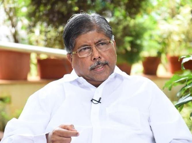 Guardian Minister Chandrakant Patil will hold government meetings throughout the day on Monday in Solapur | पालकमंत्री झाल्यानंतर चंद्रकांत पाटील पहिल्यांदाच सोलापुरात; शासकीय बैठका घेणार