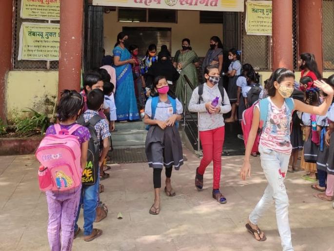 Rules in 900 private schools; Without teacher and principal approval | 900 खासगी शाळांमध्ये नियम धाब्यावर; शिक्षक व मुख्याध्यापक मान्यतेविना