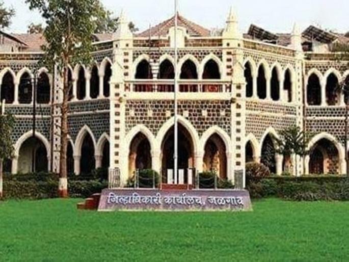 After wandering around, the disabled young man deposited the documents in the Collectorate | चकरा मारून दमछाक, दिव्यांग तरुणाने कागदपत्रे कलेक्टोरेटमध्ये केली जमा After wandering around, the disabled young man deposited the documents in the Collectorate | चकरा मारून दमछाक, दिव्यांग तरुणाने कागदपत्रे कलेक्टोरेटमध्ये केली जमा