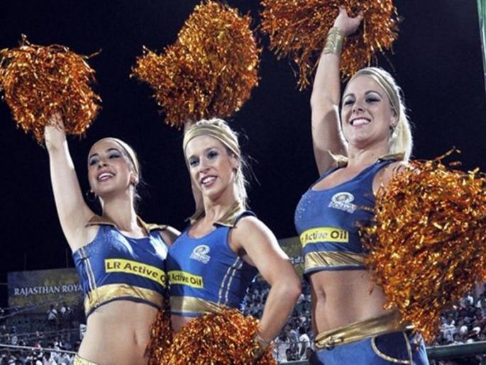 Bookie and Punter's good luck, in the betting ground for 60 thousand girls ... | बुकी अन् पंटरांचा सुकाळ, 60 हजार काेटींसाठी सट्टेबाज मैदानात... Bookie and Punter's good luck, in the betting ground for 60 thousand girls ... | बुकी अन् पंटरांचा सुकाळ, 60 हजार काेटींसाठी सट्टेबाज मैदानात...