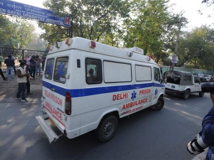 Fourteen thousand for carrying bodies; Ambulance driver arrested | मृतदेह नेण्यासाठी चौदा हजार; रुग्णवाहिका चालकाला अटक Fourteen thousand for carrying bodies; Ambulance driver arrested | मृतदेह नेण्यासाठी चौदा हजार; रुग्णवाहिका चालकाला अटक