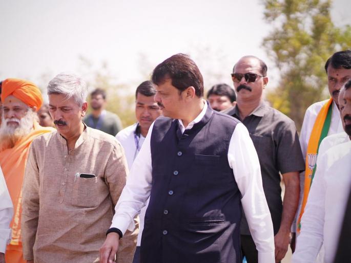 Run schools, clinics, offices on solar energy; Fadnavis appeal | शाळा, दवाखाने, कार्यालये चालवा सौरऊर्जेवर; फडणवीसांचे आवाहन Run schools, clinics, offices on solar energy; Fadnavis appeal | शाळा, दवाखाने, कार्यालये चालवा सौरऊर्जेवर; फडणवीसांचे आवाहन