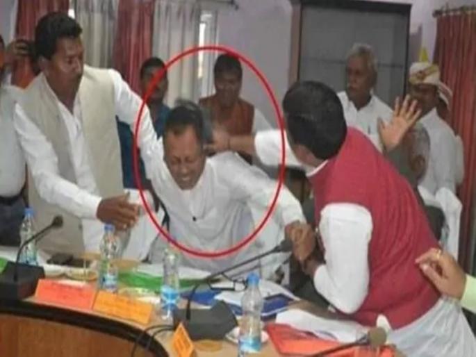 lok sabha loksabha election 2019 bjp declared seven more candidates | आमदाराला बुटाने मारहाण करणाऱ्या खासदाराला भाजपकडून नारळ lok sabha loksabha election 2019 bjp declared seven more candidates | आमदाराला बुटाने मारहाण करणाऱ्या खासदाराला भाजपकडून नारळ