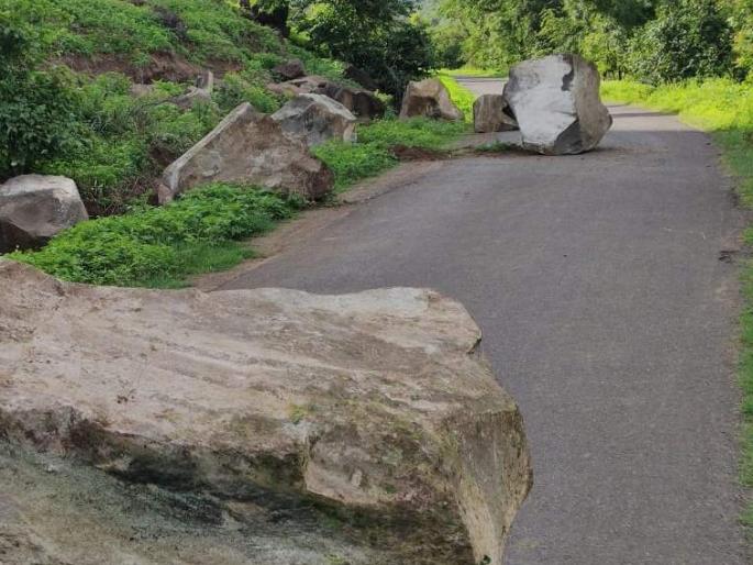 Shocking! The son killed his father by throwing a stone on his head | धक्कादायक ! डोक्यात दगड टाकून मुलानेच केली वडिलांची हत्या Shocking! The son killed his father by throwing a stone on his head | धक्कादायक ! डोक्यात दगड टाकून मुलानेच केली वडिलांची हत्या