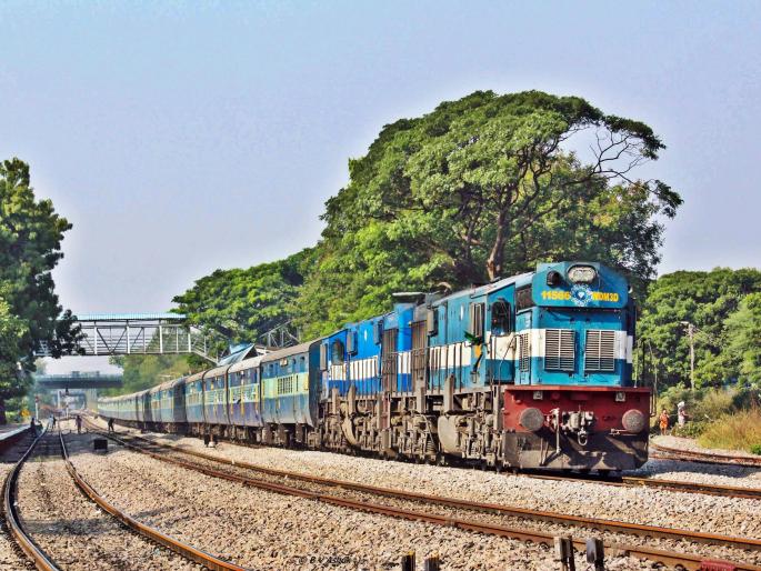 The seating capacity of three express trains will be increased | तीन एक्स्प्रेस गाड्यांची आसन क्षमता वाढणार, एलएचबी डबे बसणार The seating capacity of three express trains will be increased | तीन एक्स्प्रेस गाड्यांची आसन क्षमता वाढणार, एलएचबी डबे बसणार