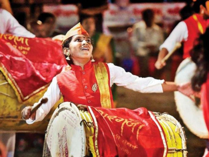 The rule of 'she' on weapons! No one should underestimate her | रणवाद्यांवर ‘ती’ची हुकूमत! ‘ती’ला कोणीही कमी लेखू नये The rule of 'she' on weapons! No one should underestimate her | रणवाद्यांवर ‘ती’ची हुकूमत! ‘ती’ला कोणीही कमी लेखू नये