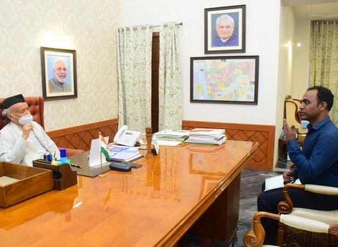 Disale Guruji met the Governor and had an in-depth discussion on the subject | डिसले गुरुजींनी घेतली राज्यपालांची भेट, 'या' विषयावर झाली सखोल चर्चा