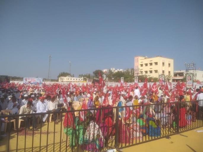 Sharad Pawar's meeting in Niphad, CPM, strength of Ubhata shivsena | शरद पवारांच्या निफाडमधील सभेला माकप, उबाठाचे बळ Sharad Pawar's meeting in Niphad, CPM, strength of Ubhata shivsena | शरद पवारांच्या निफाडमधील सभेला माकप, उबाठाचे बळ