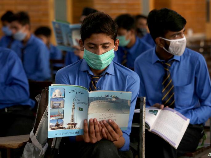 The kids came to school, let them breathe a little! | मुलं शाळेत आली, त्यांना थोडा श्वास घेऊ द्या ! The kids came to school, let them breathe a little! | मुलं शाळेत आली, त्यांना थोडा श्वास घेऊ द्या !