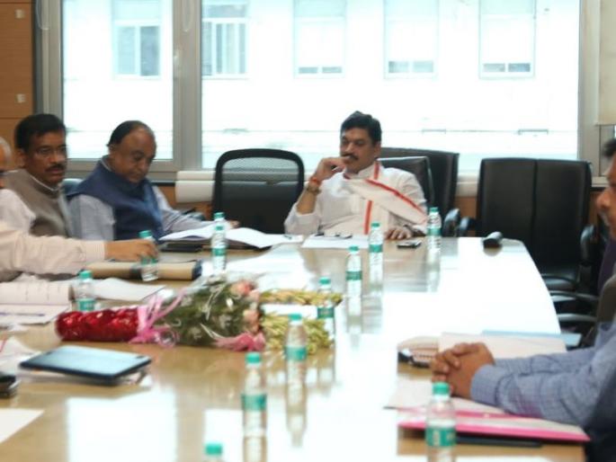 The prices of agricultural products will be controlled, says dhananjay munde | शेतमालाचे भाव नियंत्रित करणार; सत्ताधाऱ्यांच्या प्रस्तावाला मुंडेंचं उत्तर The prices of agricultural products will be controlled, says dhananjay munde | शेतमालाचे भाव नियंत्रित करणार; सत्ताधाऱ्यांच्या प्रस्तावाला मुंडेंचं उत्तर