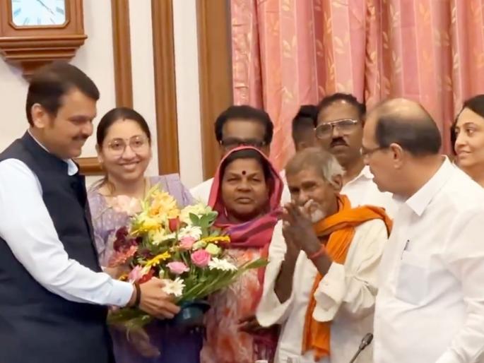 Lands grabbed by paying Rs 200 and chicken; Devendra Fadnavis became the support of 17 families Katkar in palghar and raigad | Video : २०० रुपये अन् चिकन देऊन हडपल्या जमिनी; फडणवीसांनी परत मिळवून दिला ७/१२ Lands grabbed by paying Rs 200 and chicken; Devendra Fadnavis became the support of 17 families Katkar in palghar and raigad | Video : २०० रुपये अन् चिकन देऊन हडपल्या जमिनी; फडणवीसांनी परत मिळवून दिला ७/१२