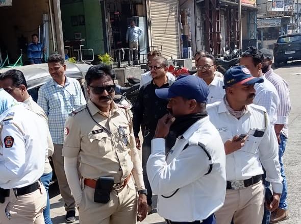 Action against rickshaws by RTO, municipal authorities and traffic police in Ulhasnagar | RTO कडून रिक्षावर कारवाई; महापालिका अधिकारी व वाहतूक पोलिसही सोबतीला Action against rickshaws by RTO, municipal authorities and traffic police in Ulhasnagar | RTO कडून रिक्षावर कारवाई; महापालिका अधिकारी व वाहतूक पोलिसही सोबतीला
