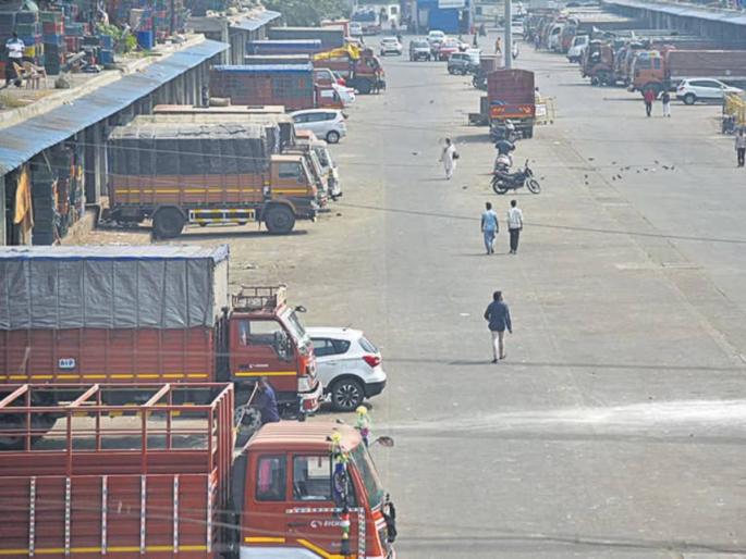 monopoly of security officers; Monopoly in the market yard | सुरक्षा अधिकाऱ्यांची मक्तेदारी; मार्केट यार्डमध्ये एकाधिकारशाही monopoly of security officers; Monopoly in the market yard | सुरक्षा अधिकाऱ्यांची मक्तेदारी; मार्केट यार्डमध्ये एकाधिकारशाही