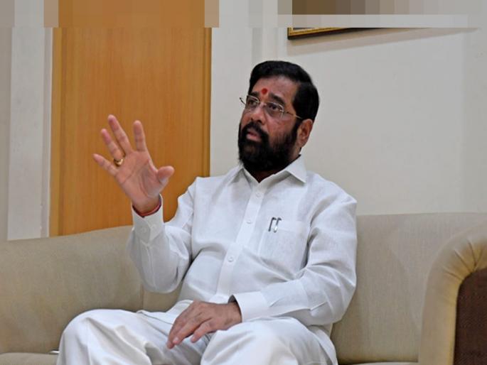 Chief Minister's Eknath Shinde meeting with Thane District Collector of thane for pathole | खड्ड्यांवरुन अधिकाऱ्यांची कानउघाडणी, मुख्यमंत्र्यांची ठाणे जिल्हाधिकाऱ्यांसोबत बैठक Chief Minister's Eknath Shinde meeting with Thane District Collector of thane for pathole | खड्ड्यांवरुन अधिकाऱ्यांची कानउघाडणी, मुख्यमंत्र्यांची ठाणे जिल्हाधिकाऱ्यांसोबत बैठक