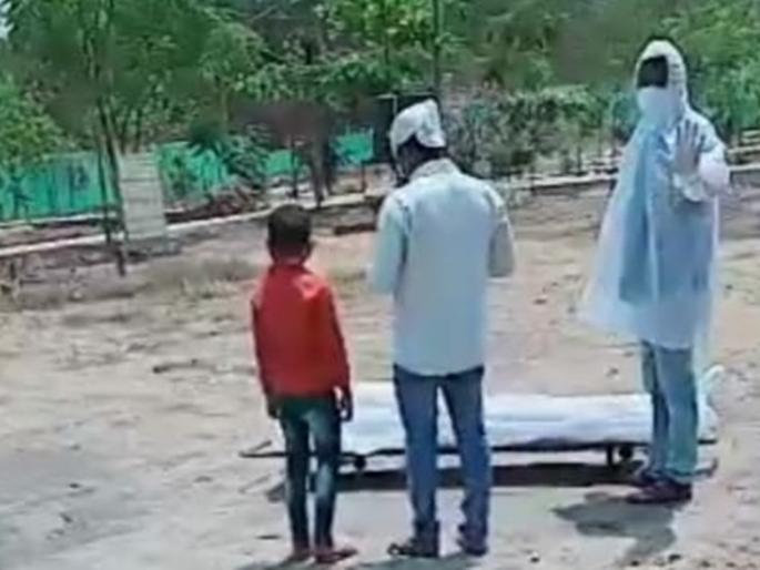 Being Corona positive, Krabastan was not found for burial, wandering even after death in kalyan | पॉझिटीव्ह असल्याने दफनविधीसाठी कब्रस्तान मिळेना, मृत्यूनंतरही भटकंती Being Corona positive, Krabastan was not found for burial, wandering even after death in kalyan | पॉझिटीव्ह असल्याने दफनविधीसाठी कब्रस्तान मिळेना, मृत्यूनंतरही भटकंती