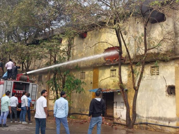 fire in Bhiwandi; A major fire broke out at a leather bag factory | भिवंडीत अग्नितांडव; लेदर बॅग कारखान्याला भीषण आग fire in Bhiwandi; A major fire broke out at a leather bag factory | भिवंडीत अग्नितांडव; लेदर बॅग कारखान्याला भीषण आग