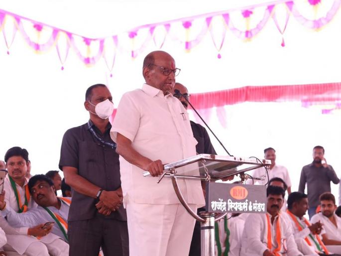 Modi government has no right to stay in power, Sharad Pawar's anger over that incident pulwama and farmers | मोदी सरकारमुळेच देशातील शेतमालाचे अर्थशास्त्र संकटात, पवारांनी सांगितलं कारण Modi government has no right to stay in power, Sharad Pawar's anger over that incident pulwama and farmers | मोदी सरकारमुळेच देशातील शेतमालाचे अर्थशास्त्र संकटात, पवारांनी सांगितलं कारण