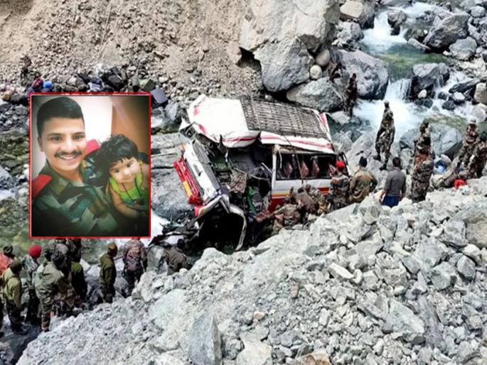Army bus plunges into river, 7 killed; 19 injured | लष्कराची बस नदीत काेसळून ७ जवानांचा मृत्यू; गडहिंग्लजवर शोककळा