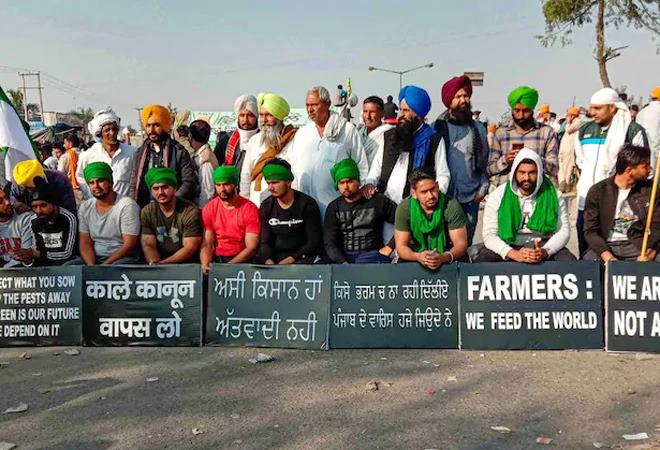 100 days have passed since the agitation; Block the way of farmers in Haryana | आंदोलनास १०० दिवस झाले पूर्ण; शेतकऱ्यांचा हरयाणात रास्ता रोको