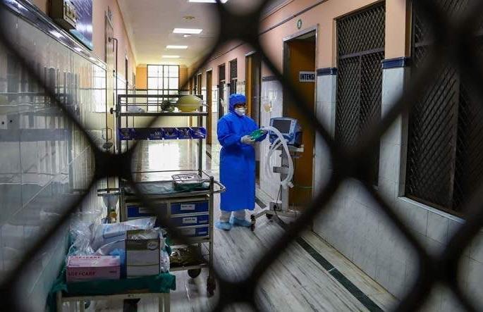 After cremation, a call came from the civil hospital and the relatives were shocked in gujrat MMG | मृतदेहावर अत्यसंस्कार केल्यानंतर रुग्णालयातून फोन आला अन् नातेवाईकांना धक्काच बसला